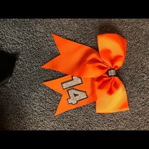 orange bow